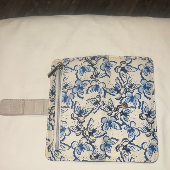 ⭐️Floral Blue and Cream Butterfly Women’s Wallet - Picture 5 of 5